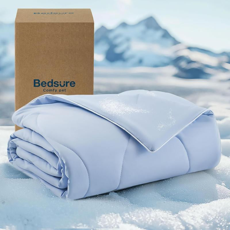 Bedsure Cooling Pet Blanket β Q-Max >0.5 Soft Washable Throw for Cats & Dogs | Breathable, Self-Cooling Mat for Summer Comfort