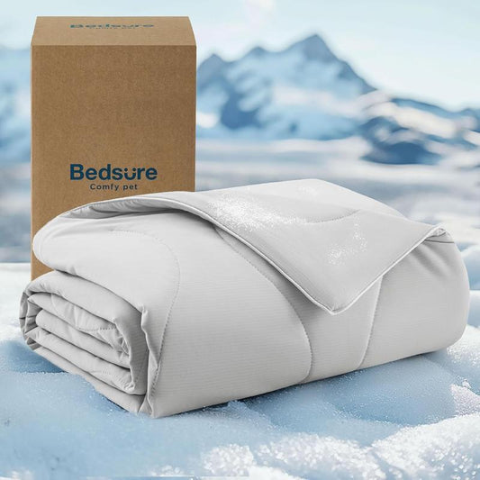 Bedsure Cooling Pet Blanket – Q-Max >0.5 Soft Washable Throw for Cats & Dogs | Breathable, Self-Cooling Mat for Summer Comfort